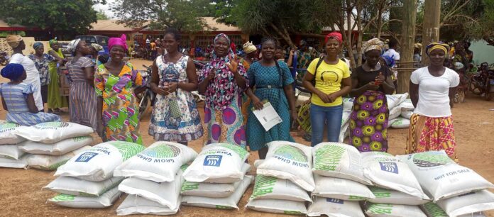 Women Farmers receiving Yara Ghana free fertilizers