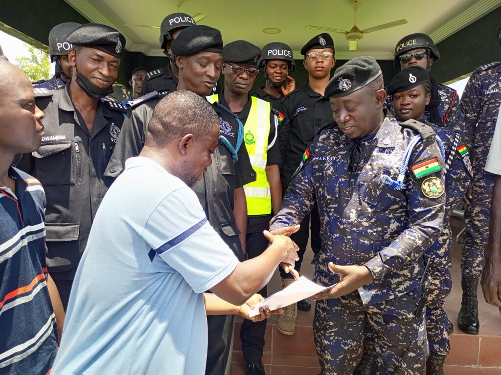 UPPER EAST YOUTH MOVEMENT PRESENTS SOLIDARITY STATEMENT TO REGIONAL POLICE COMMAND