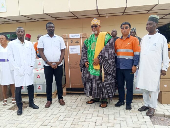 PARAMOUNT CHIEF OF TALENSI TRADITIONAL AREA, OFFICIALS OF CARDINAL DURING THE DONATION
