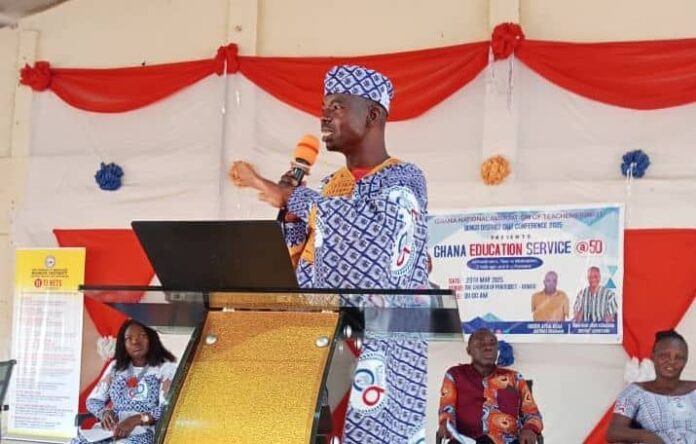 Awineyesema Abiire speaking at the conference