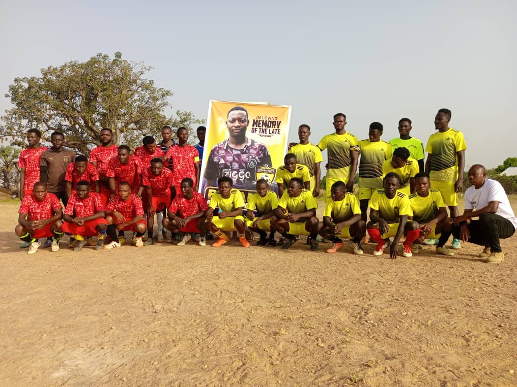 The two finalist teams 